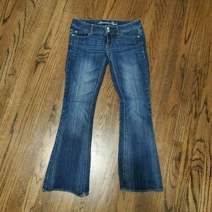 American Eagle Artist low rise, bootcut jeans, women's size 4 short